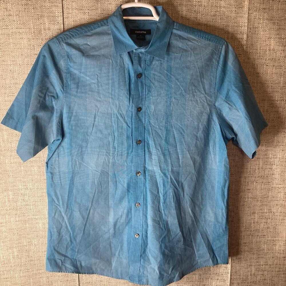 Claiborne Short Sleeve Men’s Blue Button Up Shirt (Medium)  100% Cotton